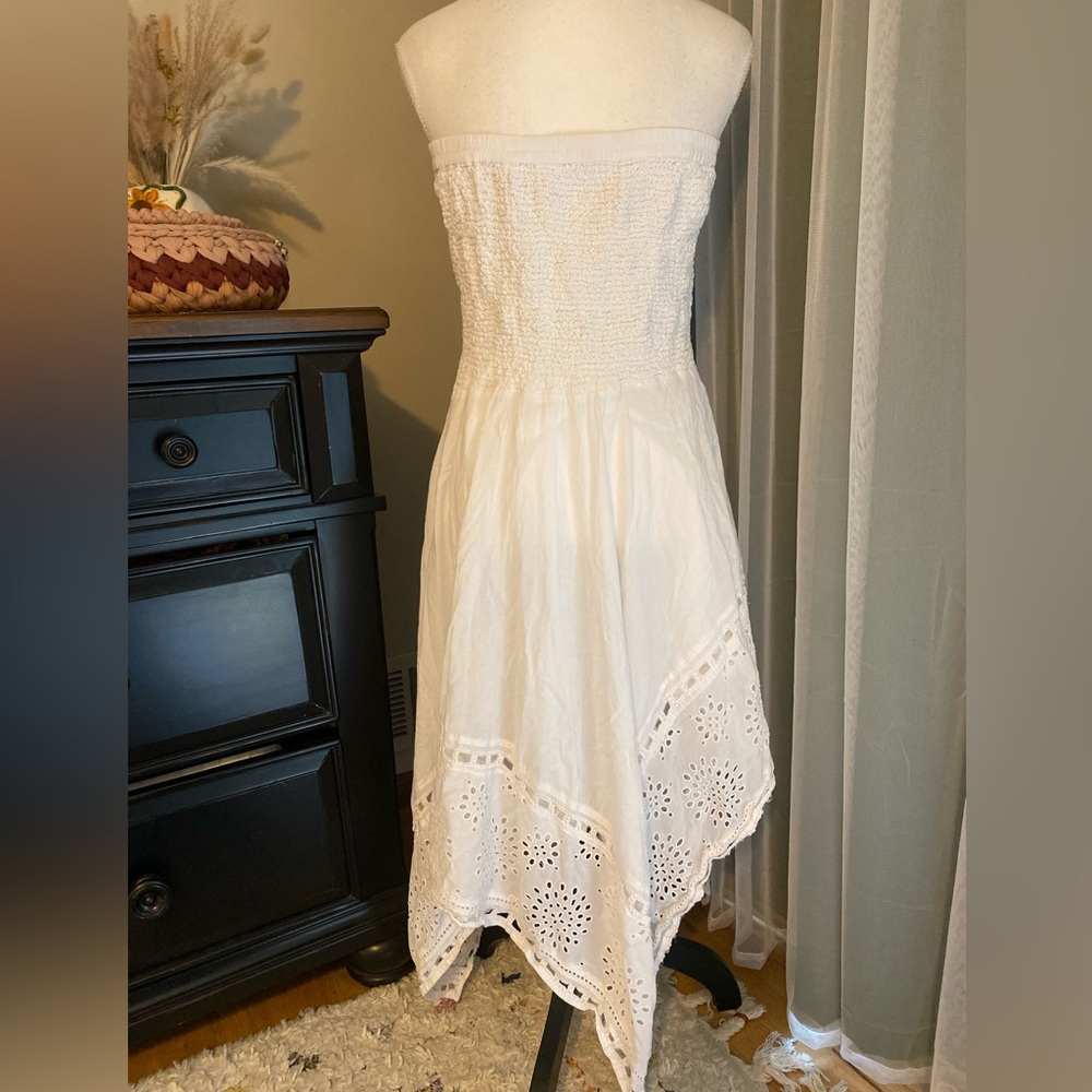 Michael Kors white strapless boho asymmetrical eyelet lace midi dress - Picture 8 of 9